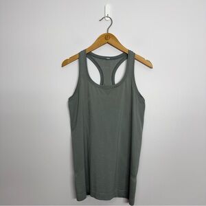 Lululemon Swiftly Tech Racerback 2.0 Disconnect Rhino Grey / Vapor Size 8